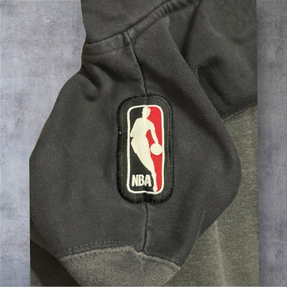 Men's Chicago Bulls Majestic Charcoal/Black Double Minor Pullover Hoodie - Sz M - Picture 2 of 5